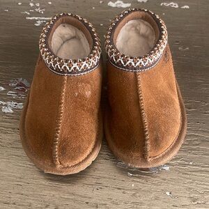 Ugg Tazman Slippers KIDS 7